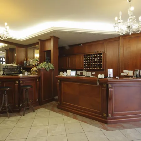 トリコロール ホテル