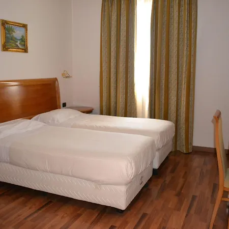 Hotel Tricolore 3*