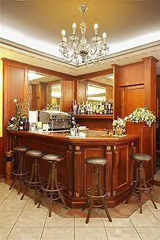 トリコロール 3* ガイダ