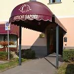 Tricolore Hotel 3*