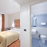 Tricolore Hotel