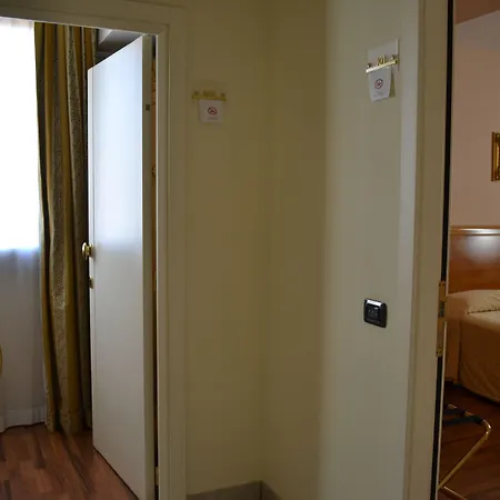 Hotel Tricolore