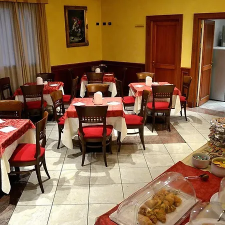 Tricolore Hotell 3*