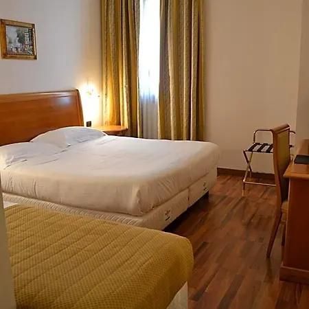 Tricolore Hotel