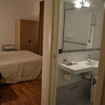 Hotel Tricolore 3*