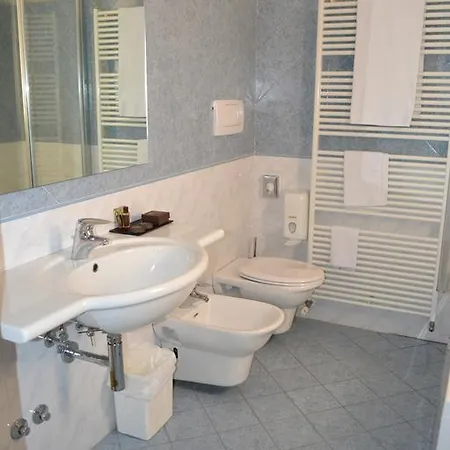 Tricolore Hotell 3*