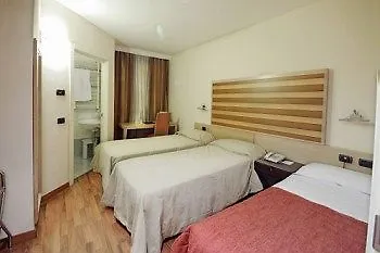 Tricolore Hotell 3*