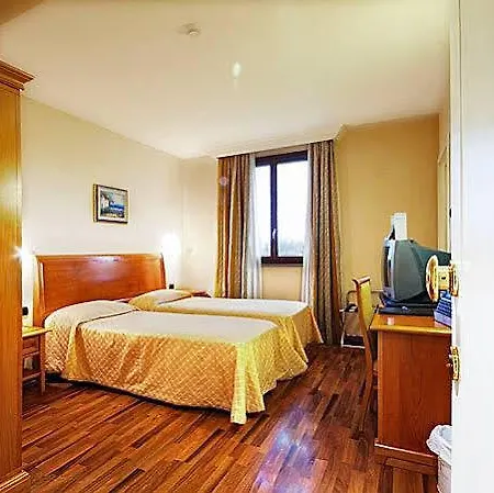 Tricolore Hotel 3*