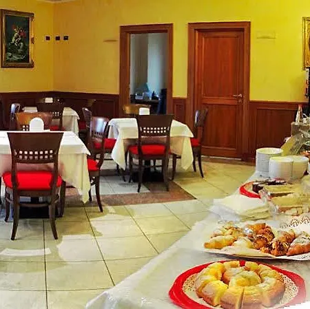 Hotell Tricolore 3*