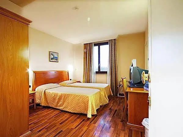 Tricolore Hotel 3*